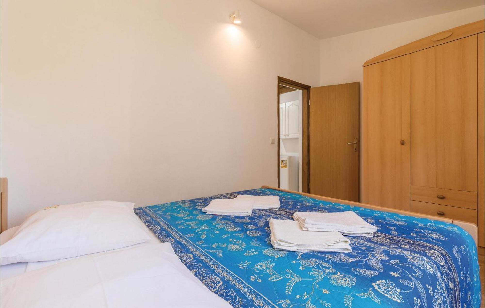 2 Bedroom Amazing Home In Pula Exteriér fotografie